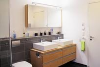 Badzimmermöbel aus Holz